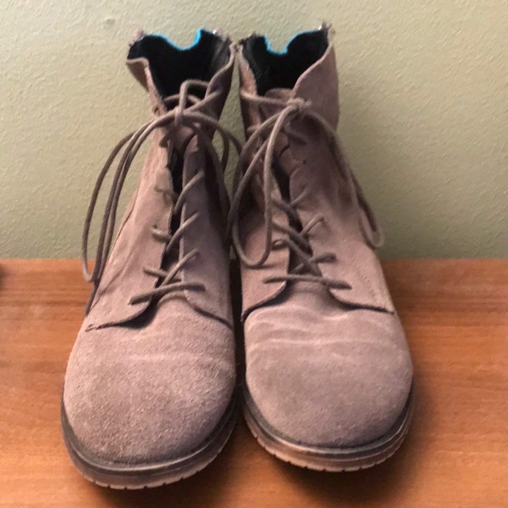 Steve Madden Booties size 7 1/2 like new!